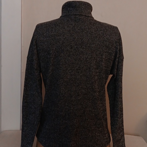 Vince Camuto Grey Turtleneck - Picture 4 of 7